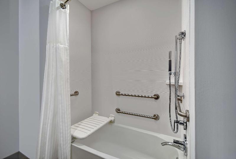 اتاق لوکس, Red Roof Inn Plus Raleigh Downtown Ncsu Conv Center