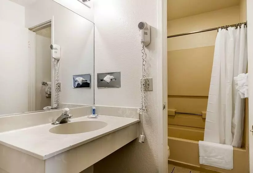 اتاق استاندارد با 2 تخت دوبل, Rodeway Inn Wine Country