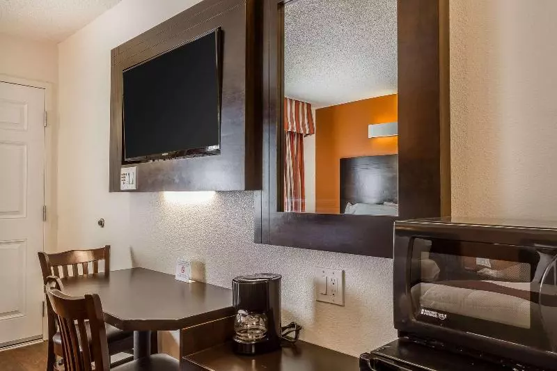 اتاق استاندارد, Rodeway Inn Wine Country