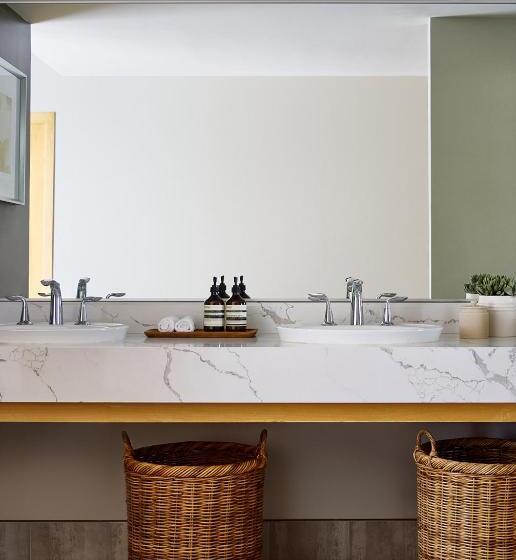 适合残疾人士使用的带超级大床的标准间, Sanctuary Camelback Mountain, A Gurney S Resort And Spa