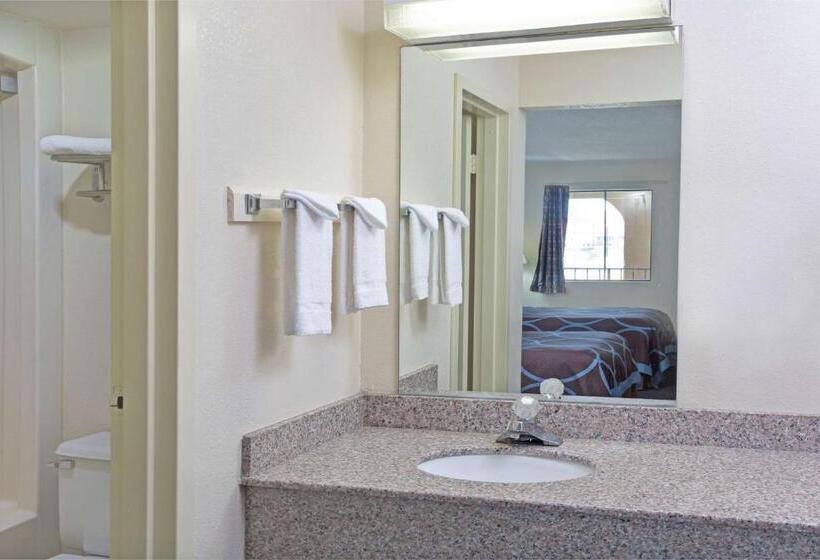 غرفه قياسيه سريرين مزدوجين, Super 8 By Wyndham Suwanee