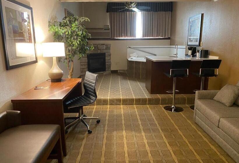 جناح, Wyndham Garden Warsaw