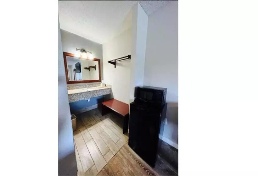 身障者適用キングサイズベッドルーム, Western Motel, Thomasville