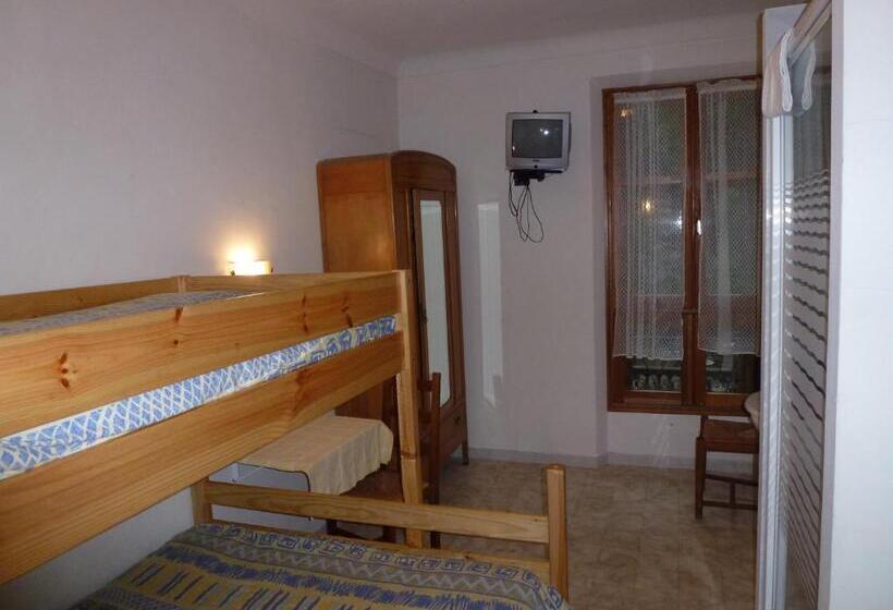 スタンダードトリプルルーム, Chambres D'hôtes Le Terminus