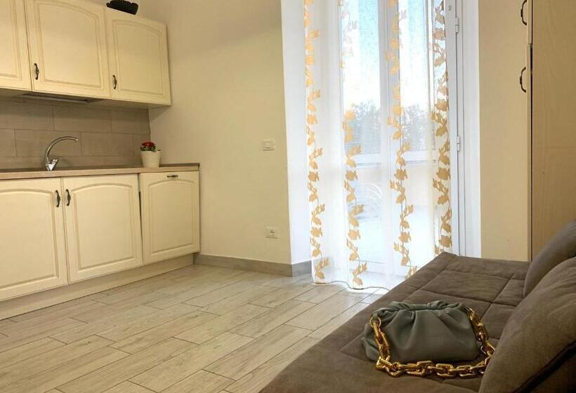 آپارتمان 1 خوابه با تراس, Affittacamere Sapore Di Mare
