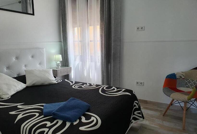 اتاق استاندارد با سرویس بهداشتی مشترک, Albergue Piedad