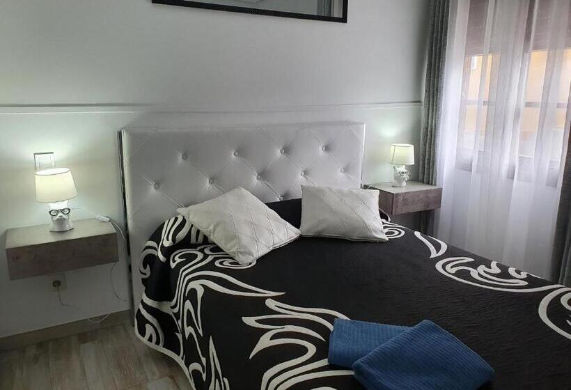 اتاق استاندارد با سرویس بهداشتی مشترک, Albergue Piedad