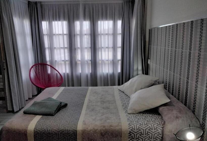 اتاق استاندارد چهار تخته, Albergue Piedad