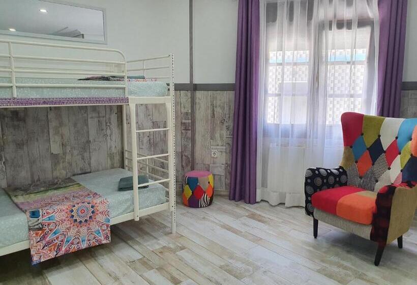 اتاق استاندارد چهار تخته, Albergue Piedad