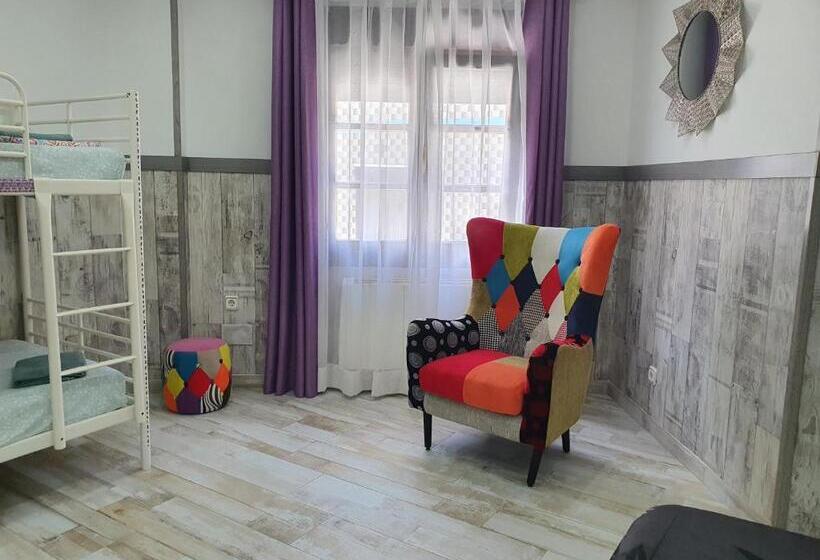 اتاق استاندارد چهار تخته, Albergue Piedad