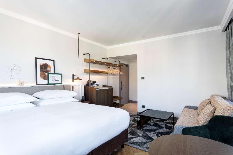 Junior Suite King Bed