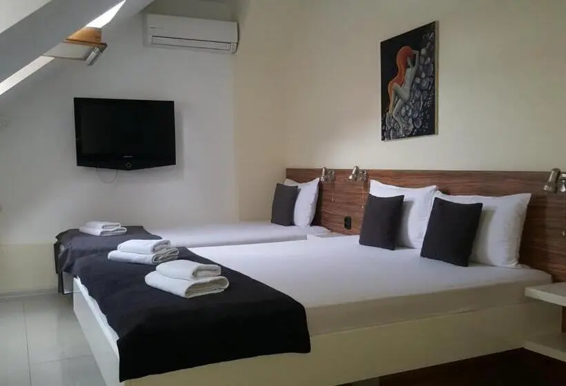 اتاق استاندارد سه نفره, Niš City Center Guest House
