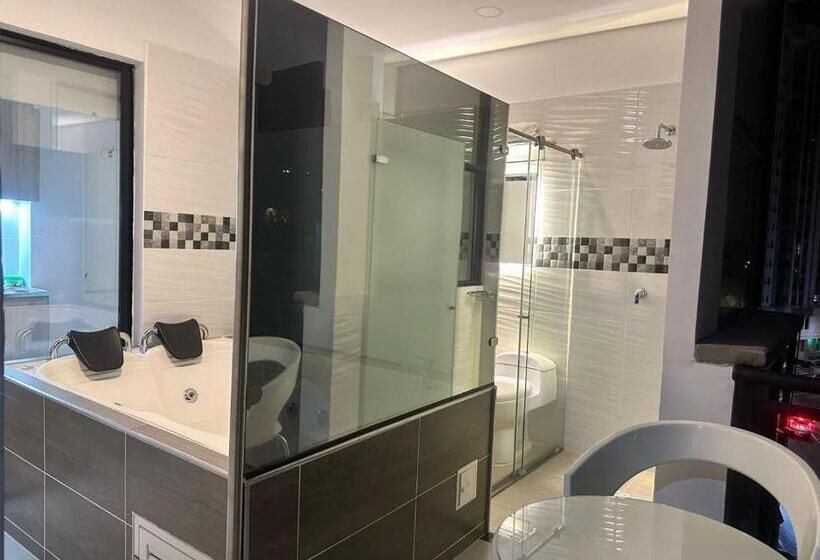 Люкс, On Apartasuites