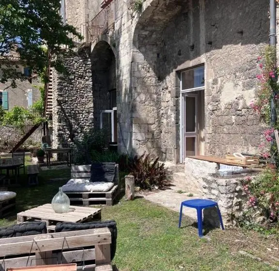 プールビュースイート, Les Jardins De La Cathédrale Chambres D Hôtes Gîte De Groupe
