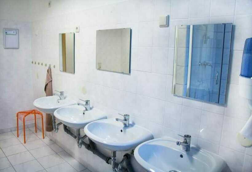 スタンダード４人部屋, Teichcamp   Hostel