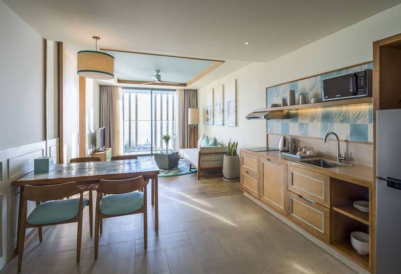 Deluxe Suite Sea View, Fusion Suites Vung Tau