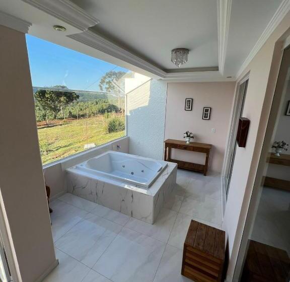 家族用バンガロー, Hope Valley Adventure