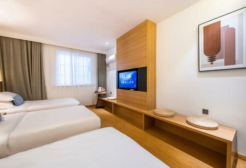 Трехместный Номер Deluxe, No.5 Vogue  Suzhou