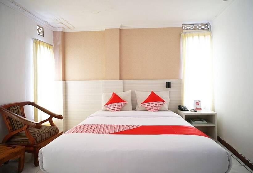 اتاق لوکس, Collection O 2885 Hemra