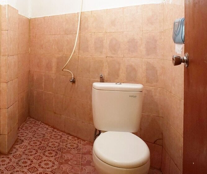 اتاق لوکس, Collection O 2885 Hemra