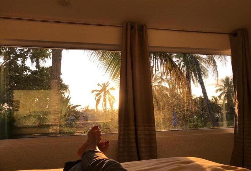 Deluxe Room Sea View, The Sunset Cove And Rainbow Room