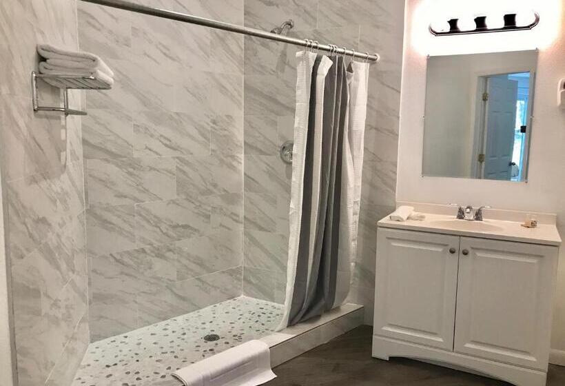 Family Junior Suite, The Sunset Cove And Rainbow Room