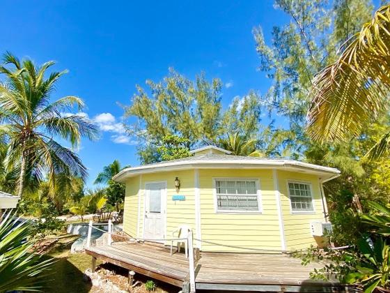 1 Bedroom House, The Sunset Cove And Rainbow Room