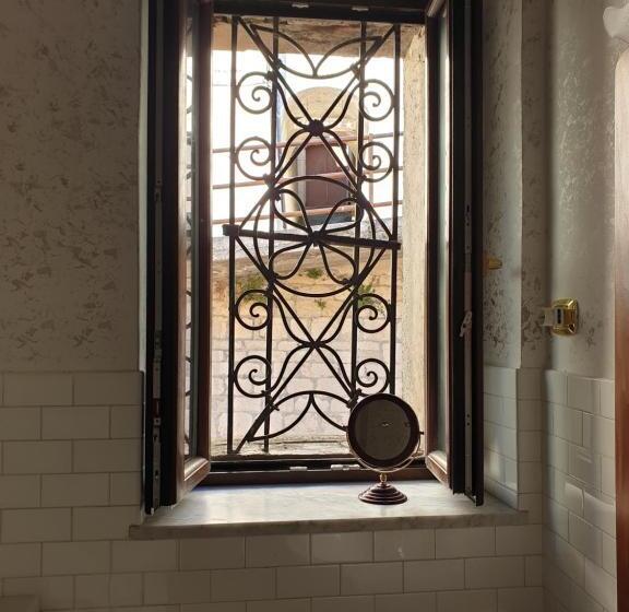 جناح مزوَّد بشرفة, B&b Da Persio