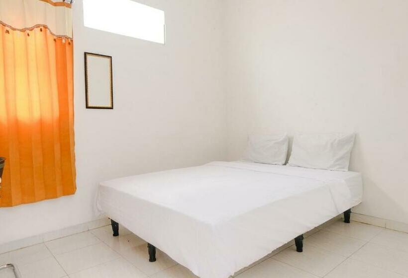 Quarto Estandar, Oyo 2760 Kost Simpang Borobudur 47