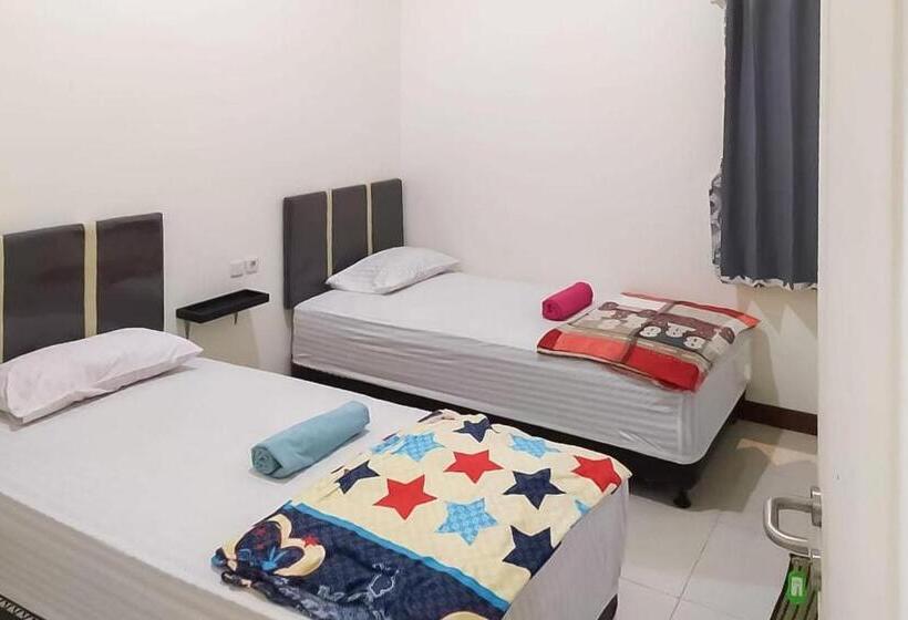 Номер Стандарт, Reddoorz At Karangploso 2
