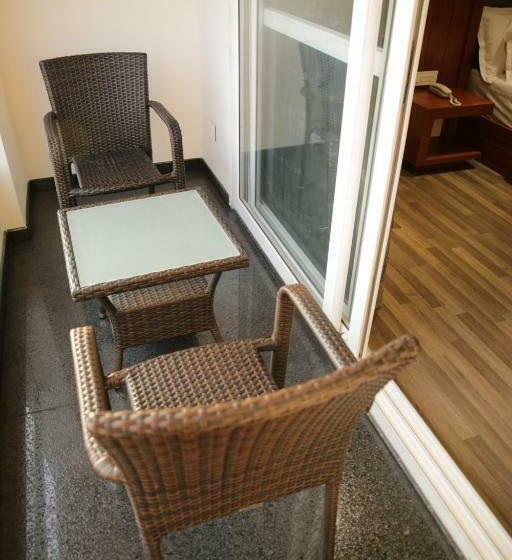 キングサイズベッドのスタンダードルーム, Robusta Inn