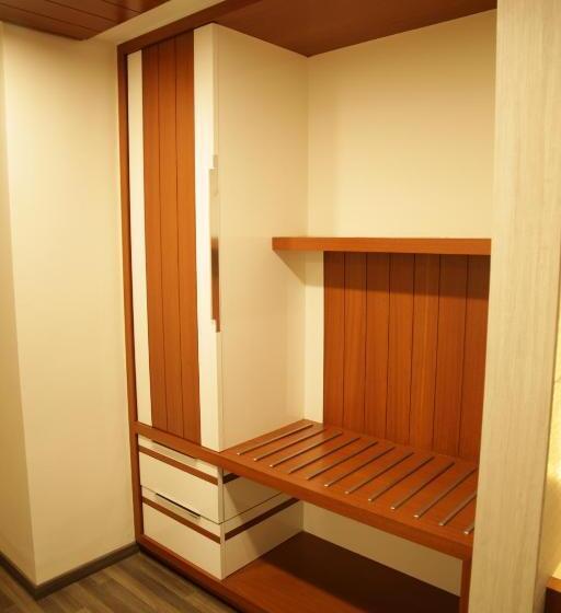 デラックスルーム, Robusta Inn