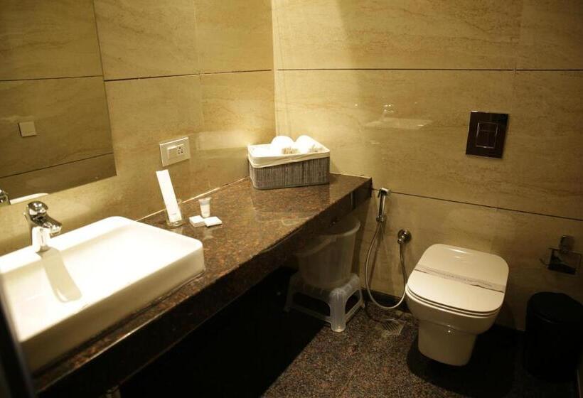 バルコニー付スイート, Robusta Inn