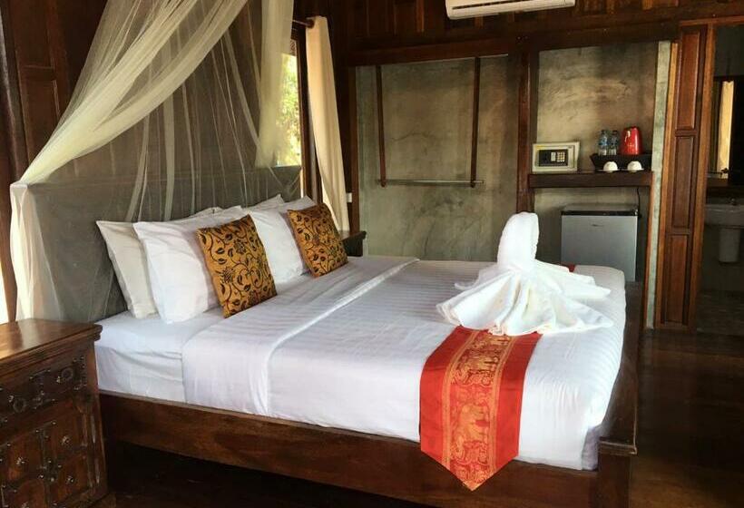 디럭스 룸, Tara Beach Resort Udonthani