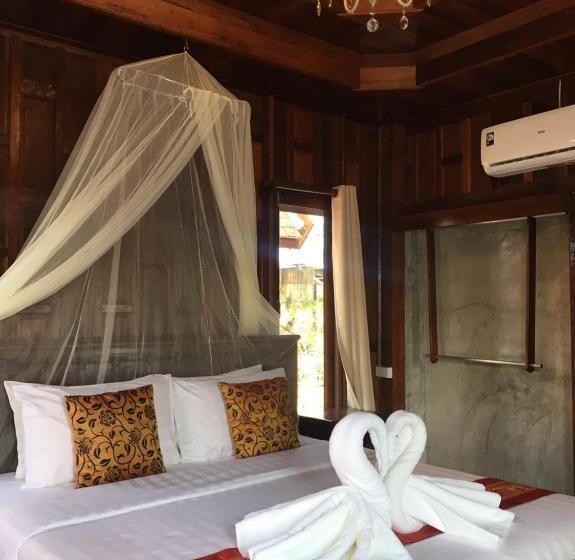 디럭스 룸, Tara Beach Resort Udonthani