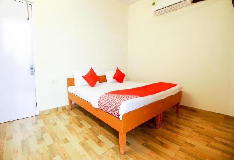 3 Bett Klassisches Zimmer, Oyo 67068 Sanrac Residency
