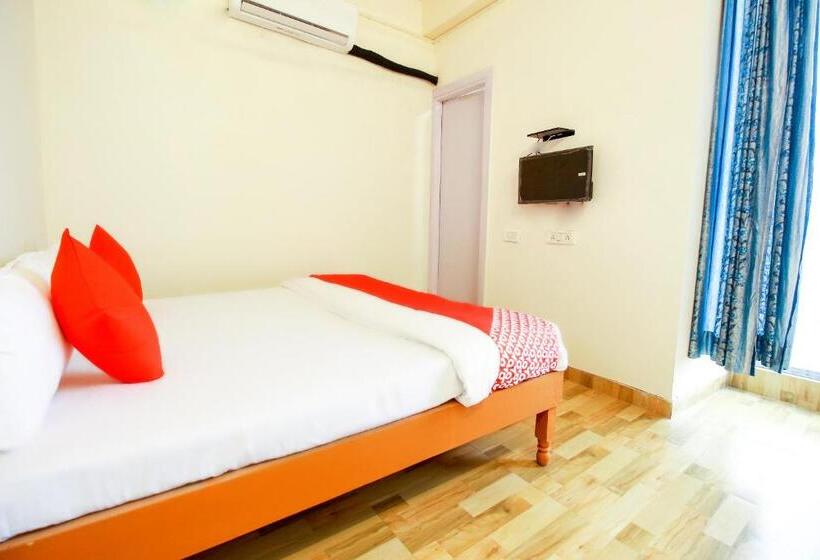 3 Bett Klassisches Zimmer, Oyo 67068 Sanrac Residency