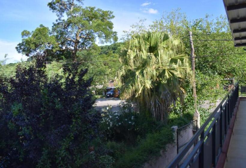 חדר לארבעה סטנדרטי עם מרפסת, Camino A Termas