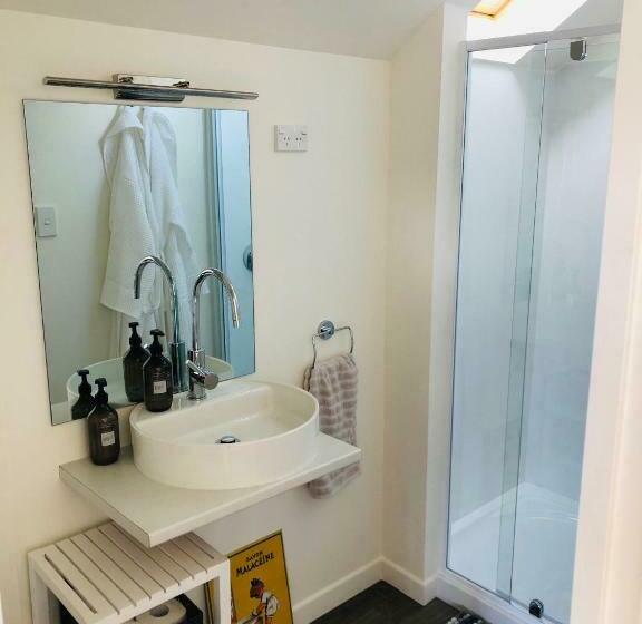 اتاق لوکس, Le Grá Vineyard And Winery