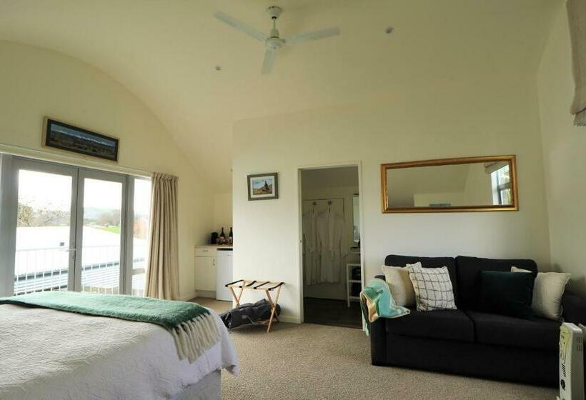 اتاق لوکس, Le Grá Vineyard And Winery