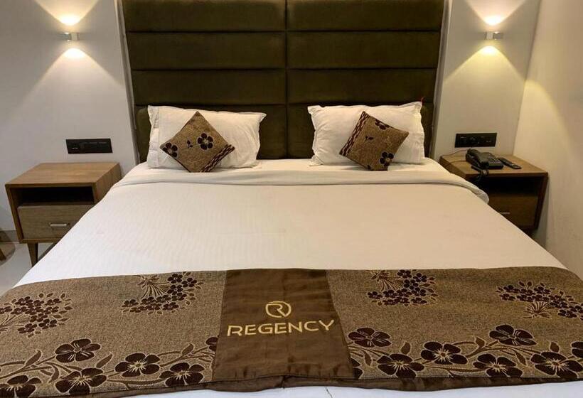 חדר דלוקס, Regency