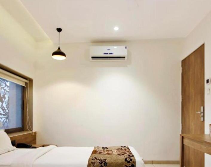 חדר סטנדרט, Regency