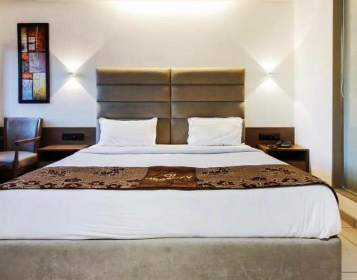 חדר סטנדרט, Regency