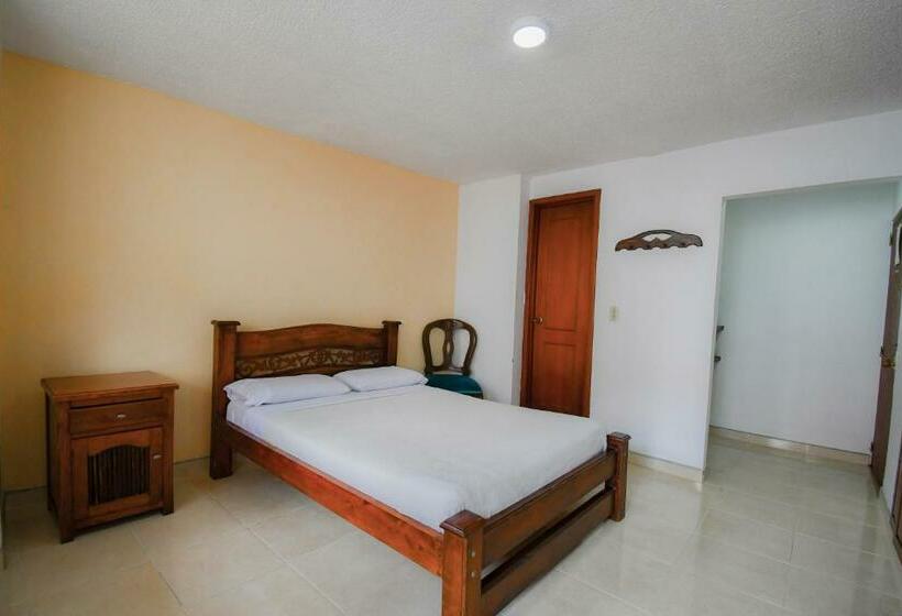 スタンダードルーム, Toledo Plaza