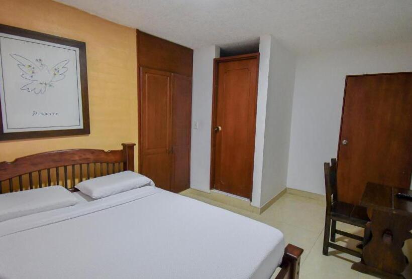 スタンダードルーム, Toledo Plaza