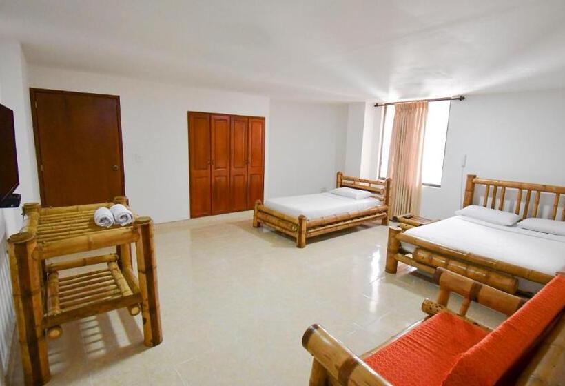 スタンダードトリプルルーム, Toledo Plaza