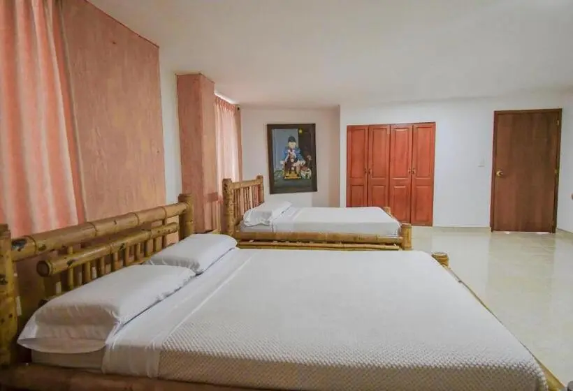 اتاق استاندارد چهار تخته, Toledo Plaza