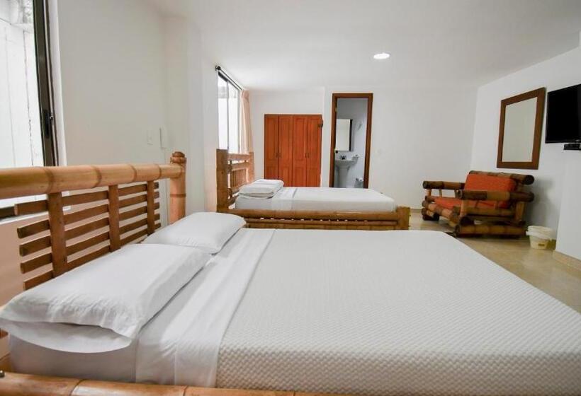 スタンダード4人部屋, Toledo Plaza