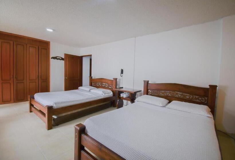 スタンダード4人部屋, Toledo Plaza