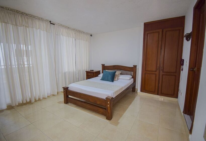 スタンダードルーム, Toledo Plaza